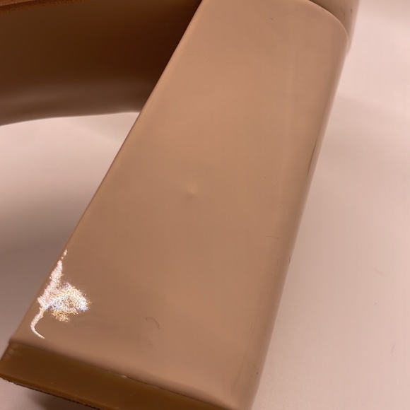 Nude patent ankle strap heels size 9 1/2 - Picture 10 of 13